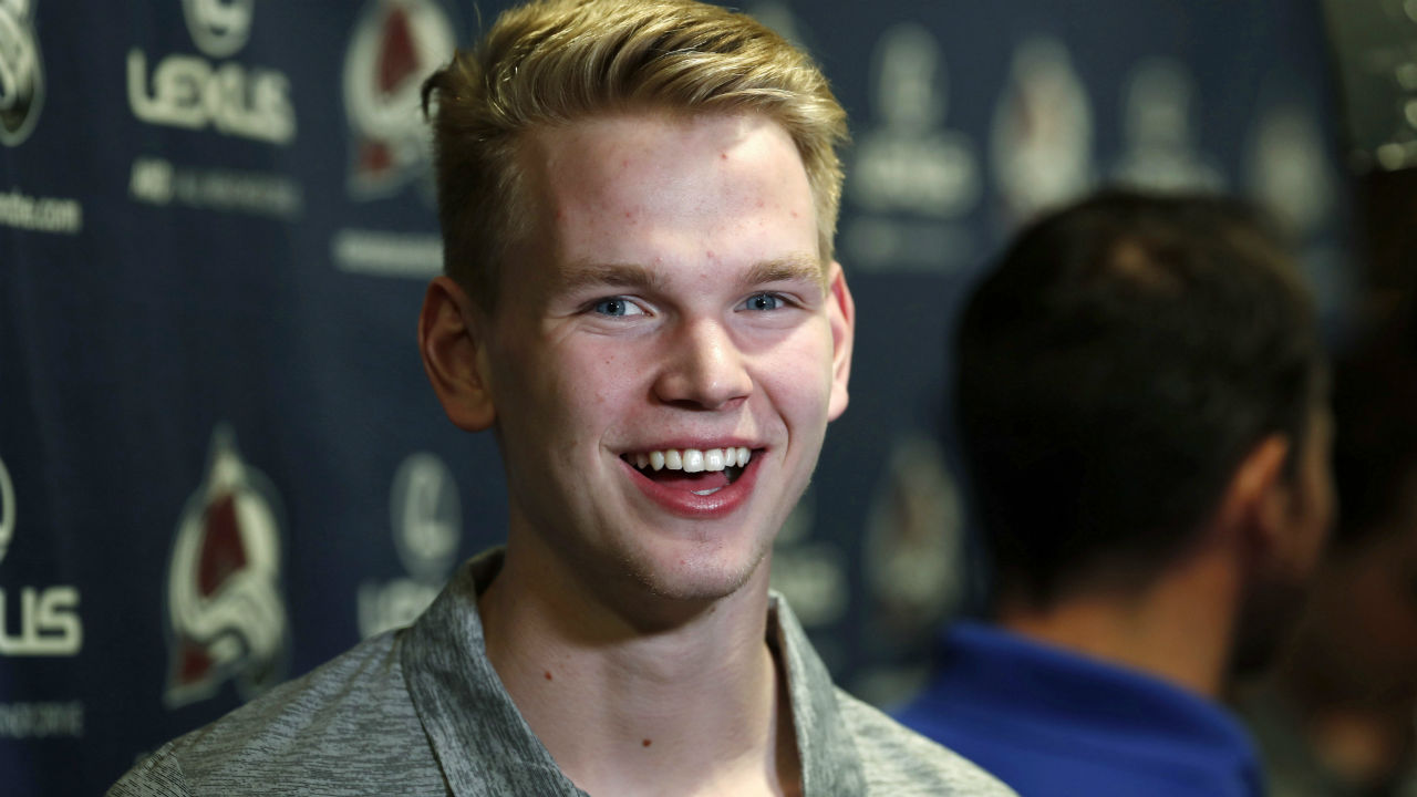 Avalanche sign first-round pick Bowen Byram to entry-level deal