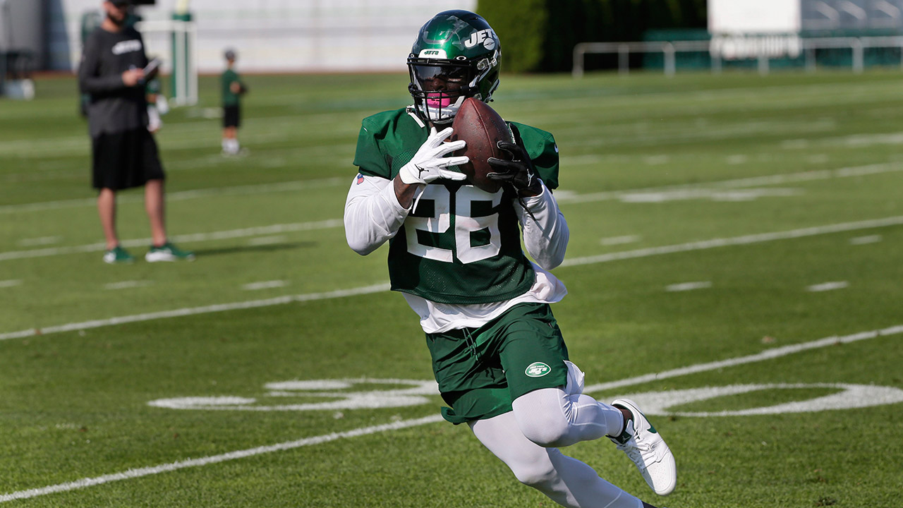 jets-leveon-bell-during-practice