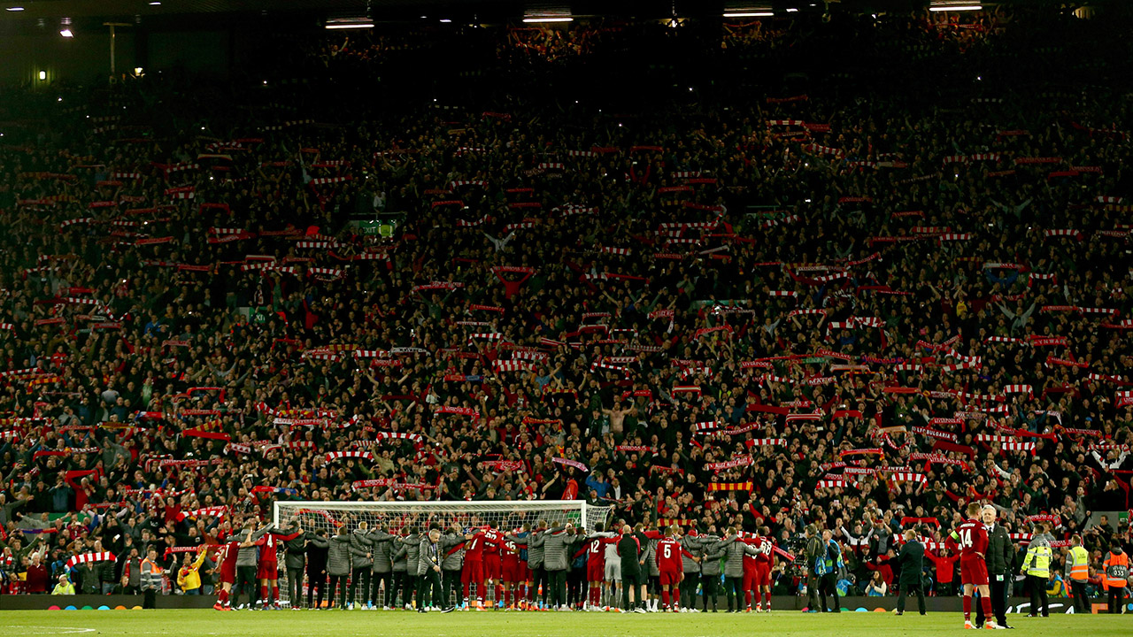 liverpool-supporters-and-players-celebrate-champions-league-win