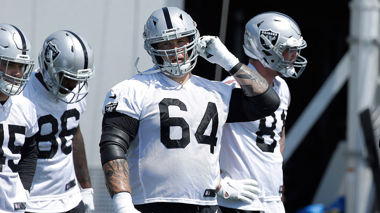 raiders-guard-richie-incognito-warms-up-during-otas