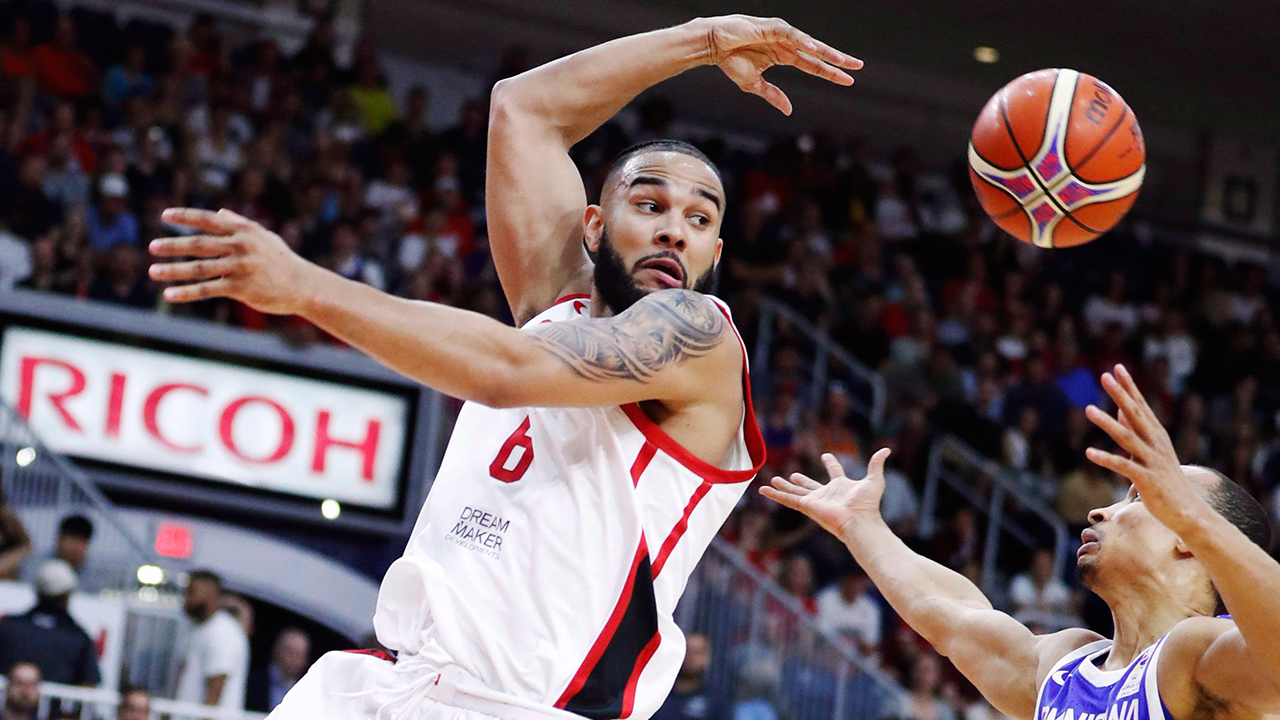 Warriors' Cory Joseph Leaves Canada With Back Injury