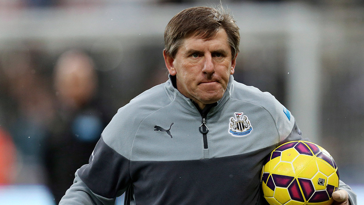 peter-beardsley-as-manager-of-newcastle