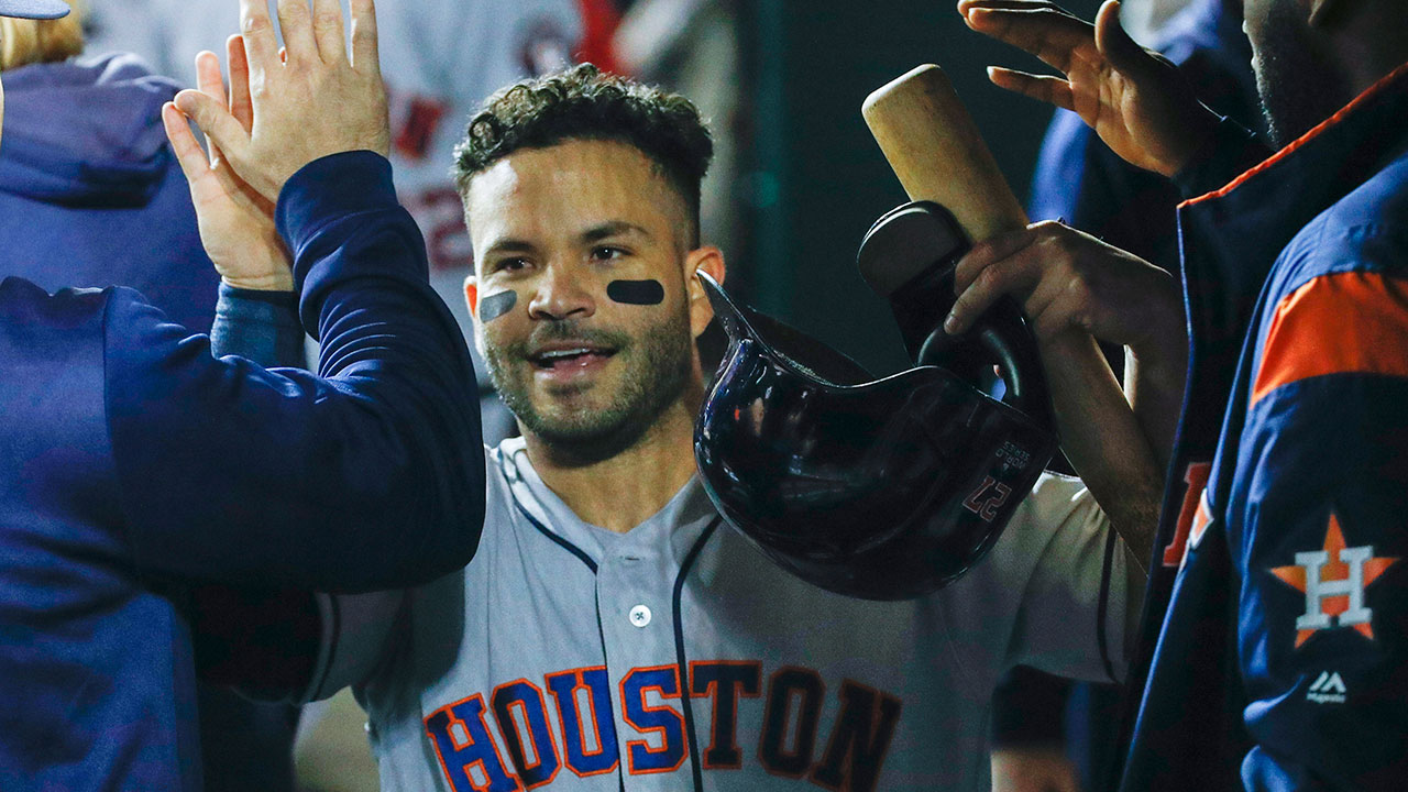 Altuve, Astros show up in World Series and win Game 3 in D.C.