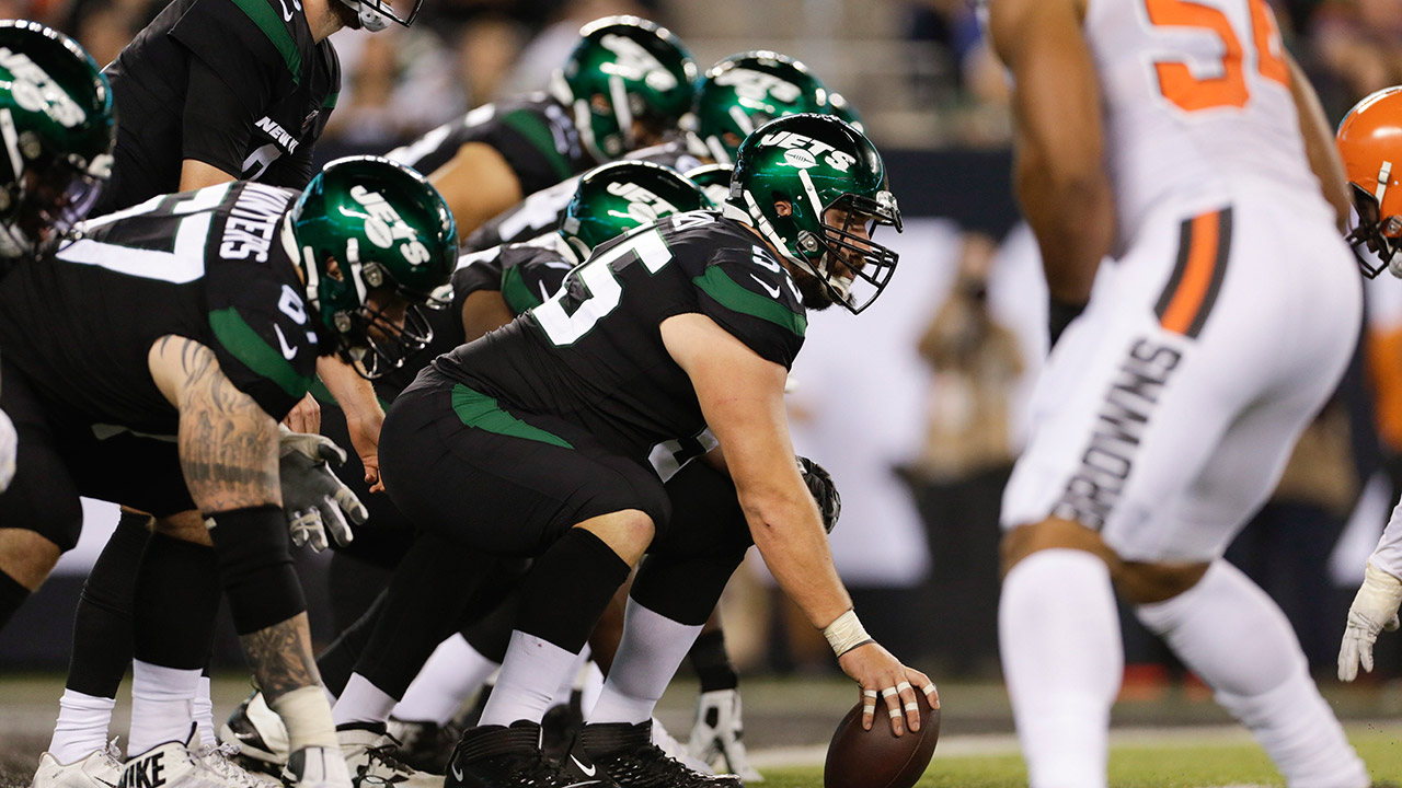 jets-centre-ryan-kalil-lines-up-against-browns