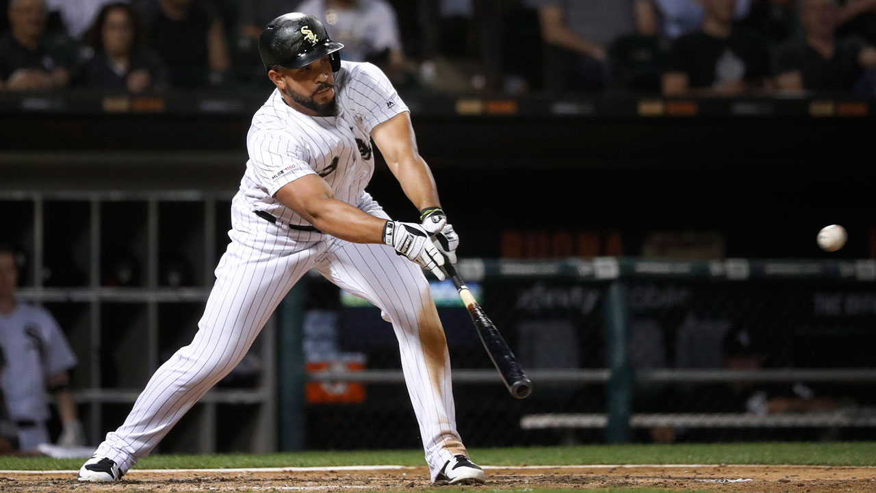 Jose Abreu Accepts Qualifying Offer From White Sox - MLB Trade Rumors