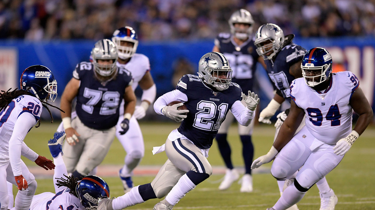 Cowboys-Ezekiel-Elliott-runs-football