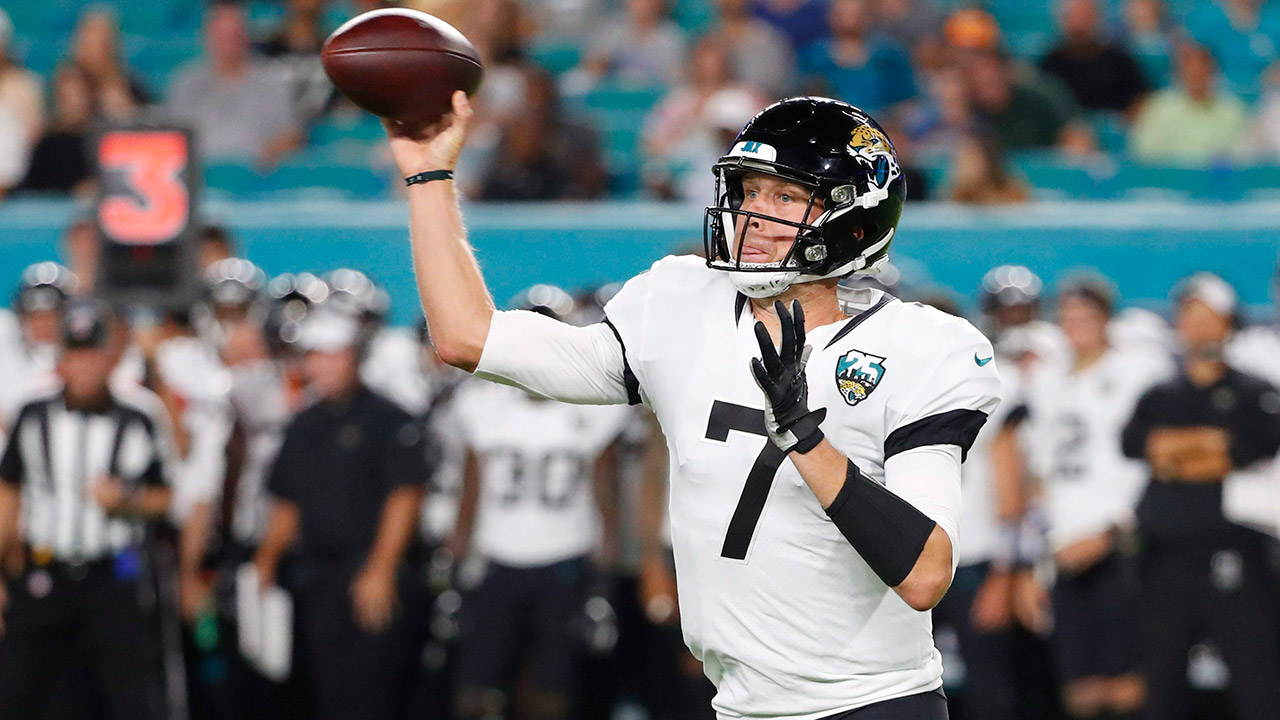 jaguars-nick-foles-throws-against-dolphins