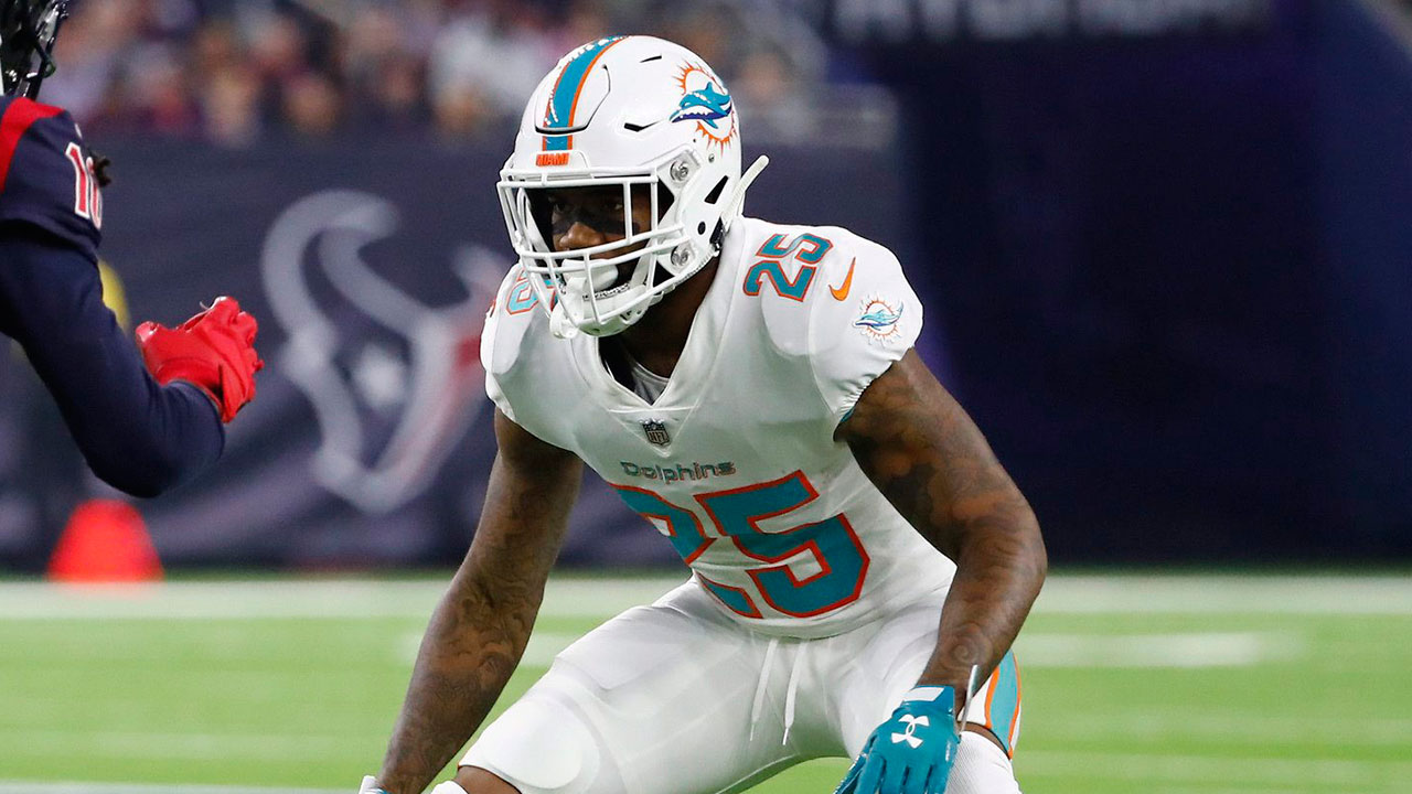 Dolphins open minicamp amid Xavien Howard contract questions