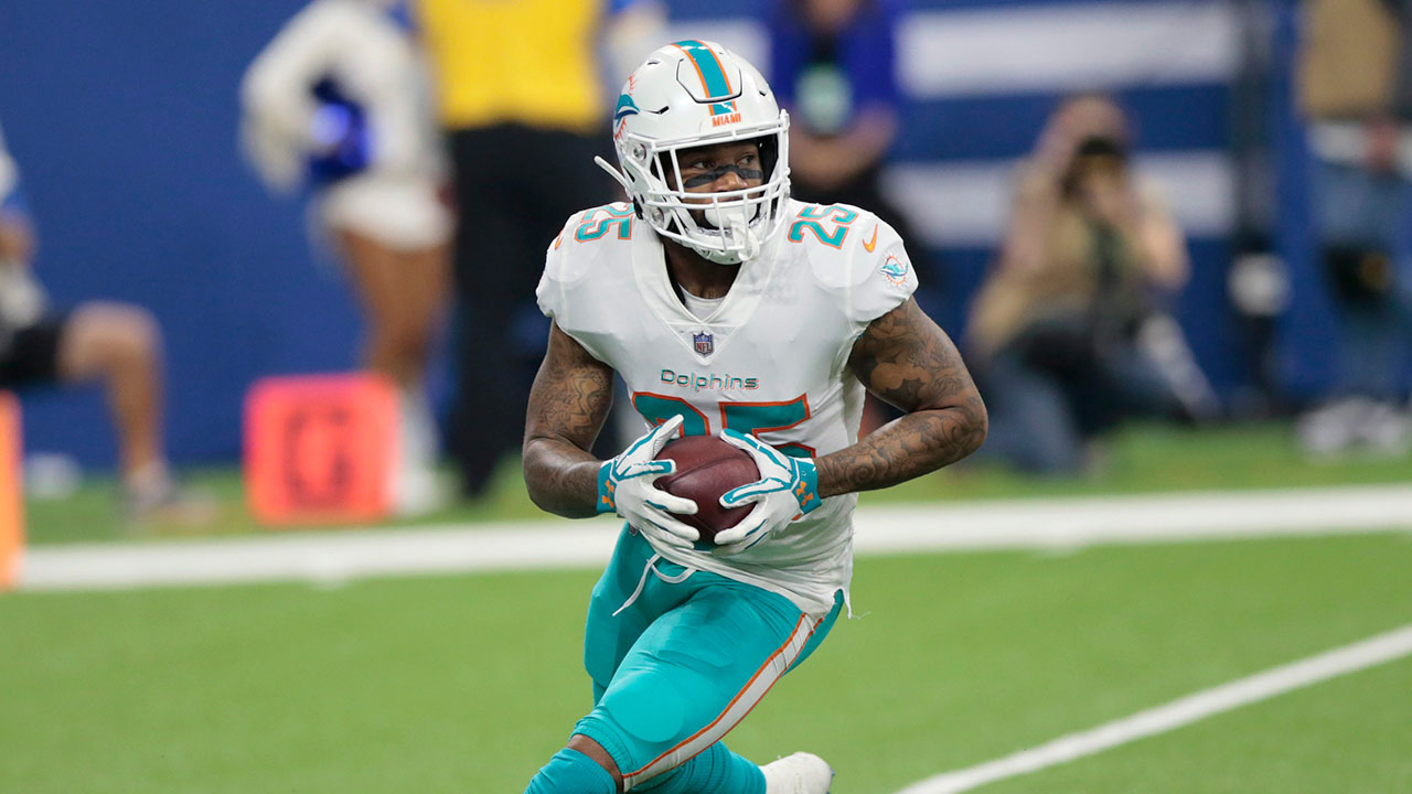 Dolphins' Xavien Howard has another knee operation