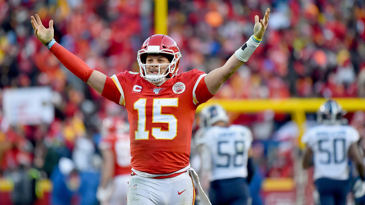 chiefs-patrick-mahomes-celebrates-touchdown-pass-against-titans