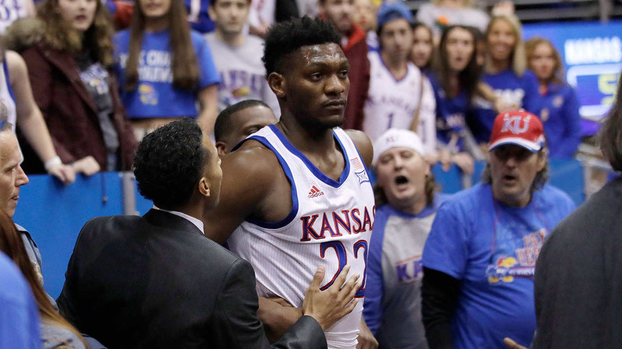 kansas-silvio-de-sousa-escorted-off-court
