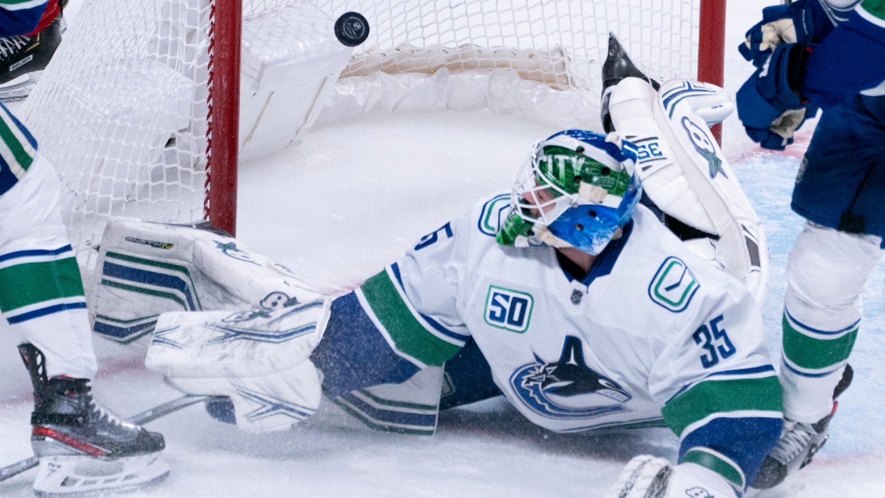Canucks support Demko as he struggles again in los