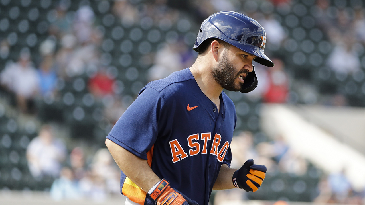 Altuve hit by pitch, Astros stars booed vs