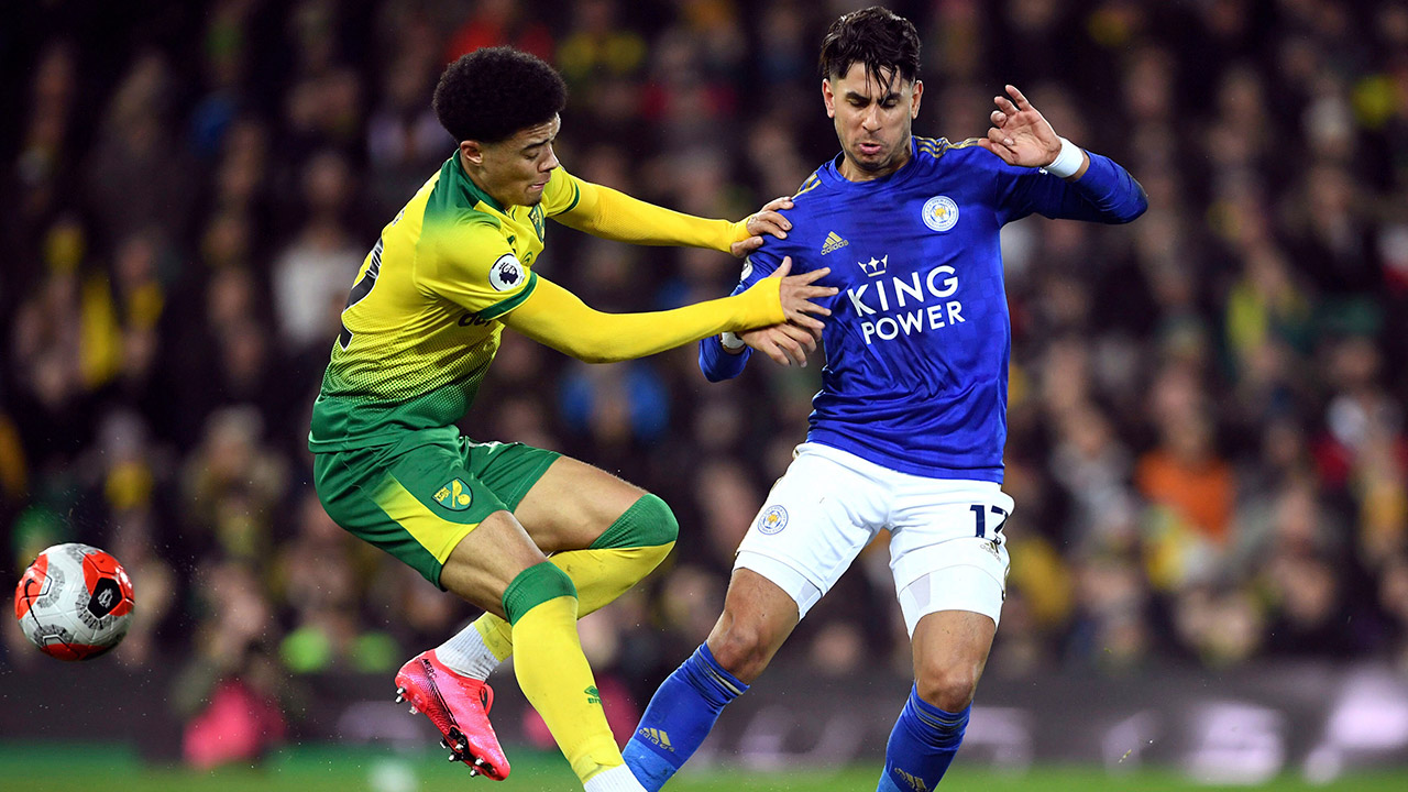 norwich-citys-jamal-lewis-leceisters-ayoze-perez-battle-for-ball