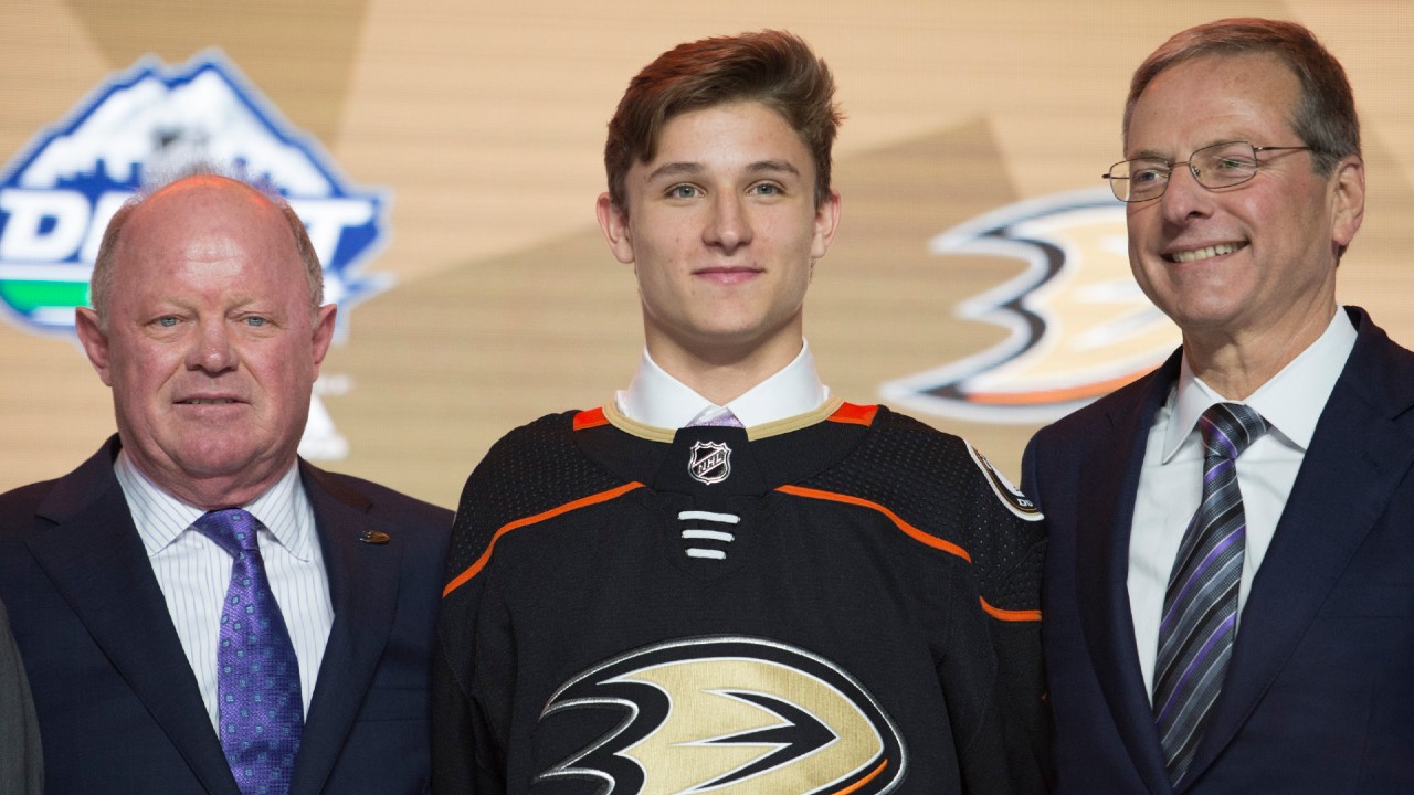 Anaheim Ducks top prospect Trevor Zegras has been recalled from the AHL. (Jonathan Hayward/CP)
