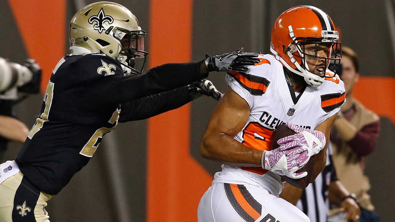 damian-swain-attempts-tackle