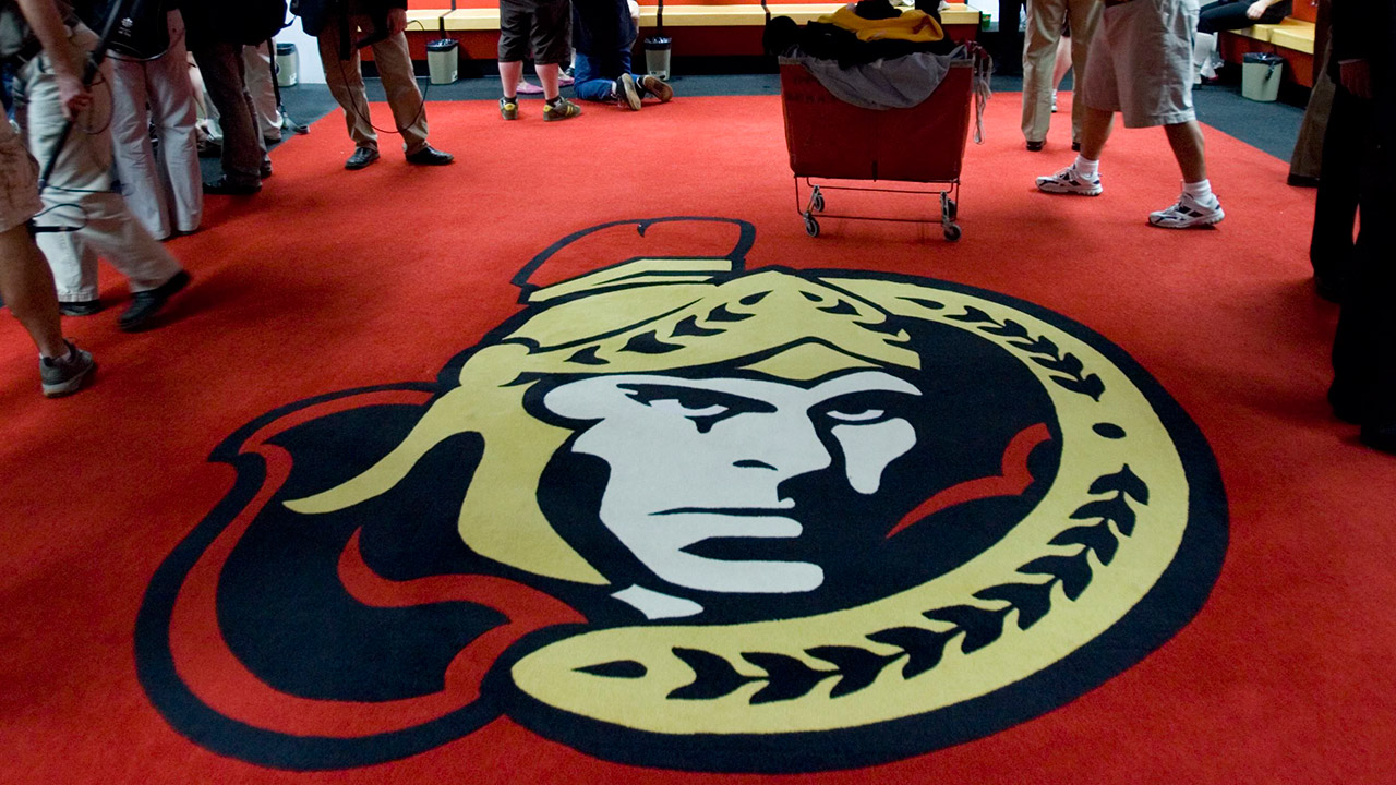 senators-logo-in-dressing-room