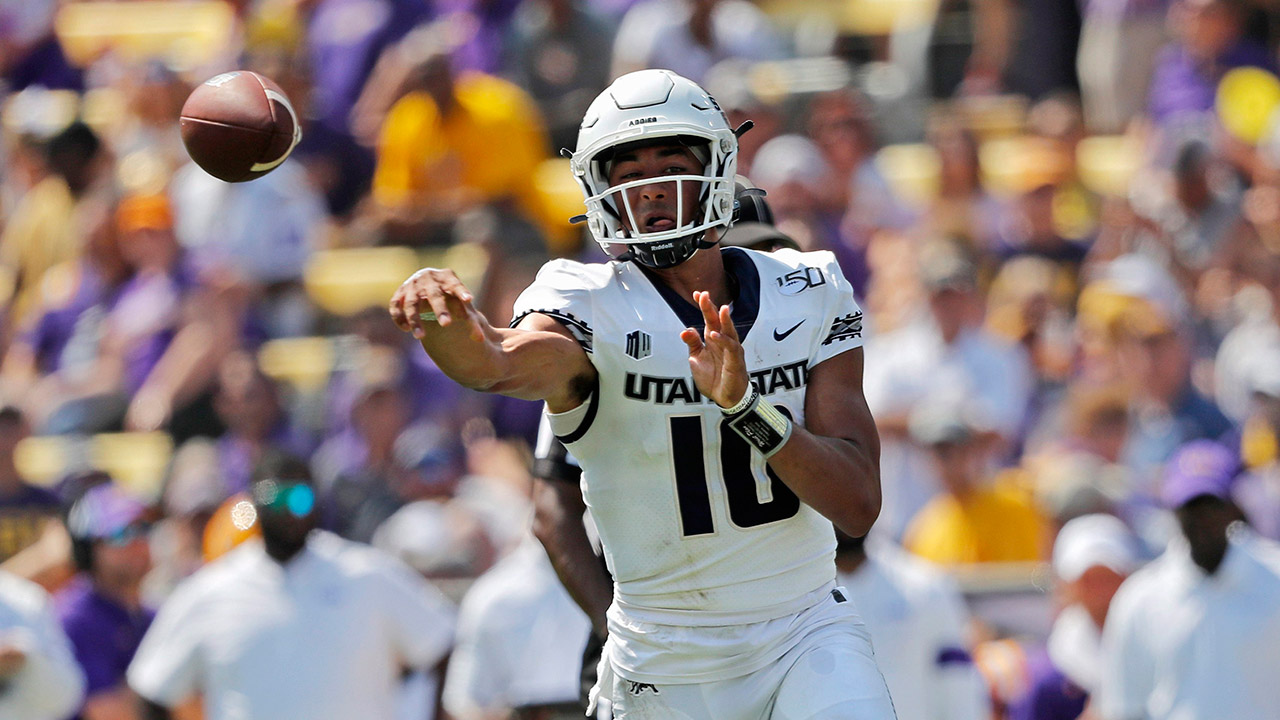 utah-states-jordan-love-throws-against-lsu