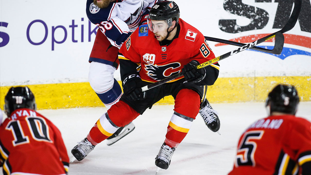 Flames re-sign Andrew Mangiapane