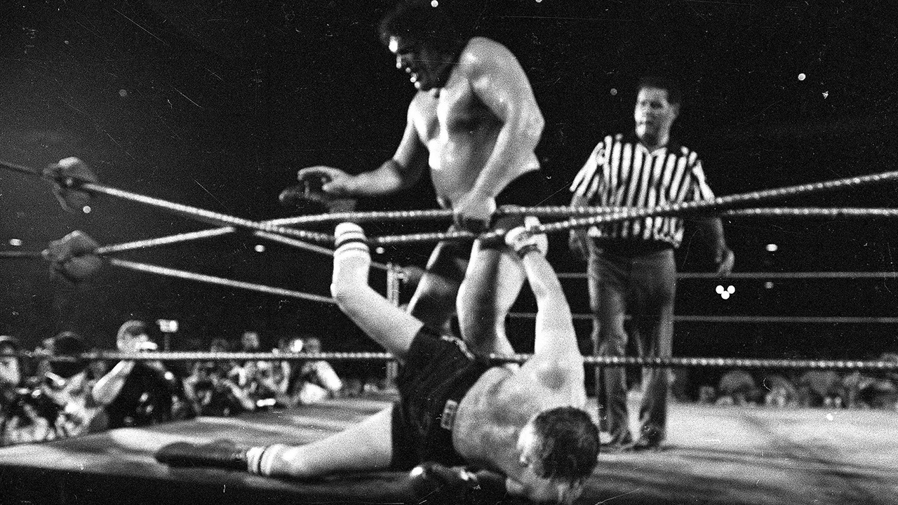 andre-the-giant-tosses-chuck-wepner-out-of-ring