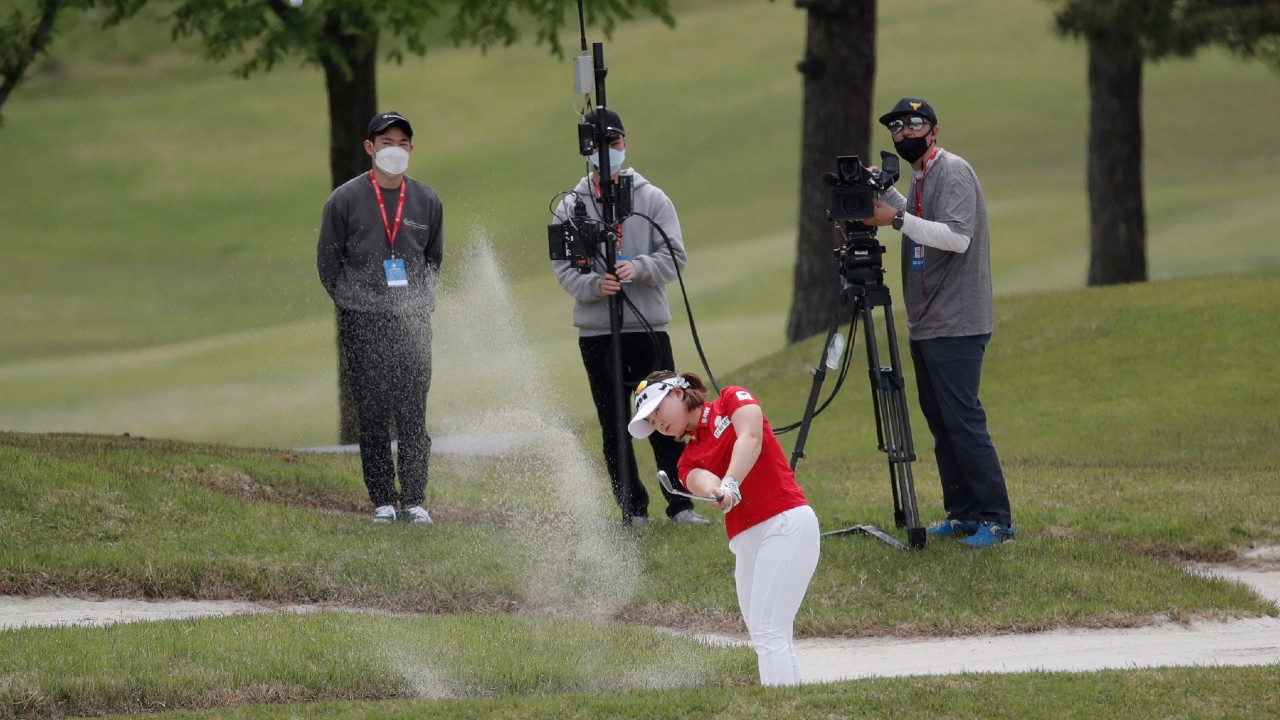 Lim Hee-jeong of South Korea hits a shot out of a bunker on the 18th hole during the first round of the KLPGA Championship at the Lakewood Country Club in Yangju, South Korea, Thursday, May 14, 2020. (Lee Jin-man/AP)