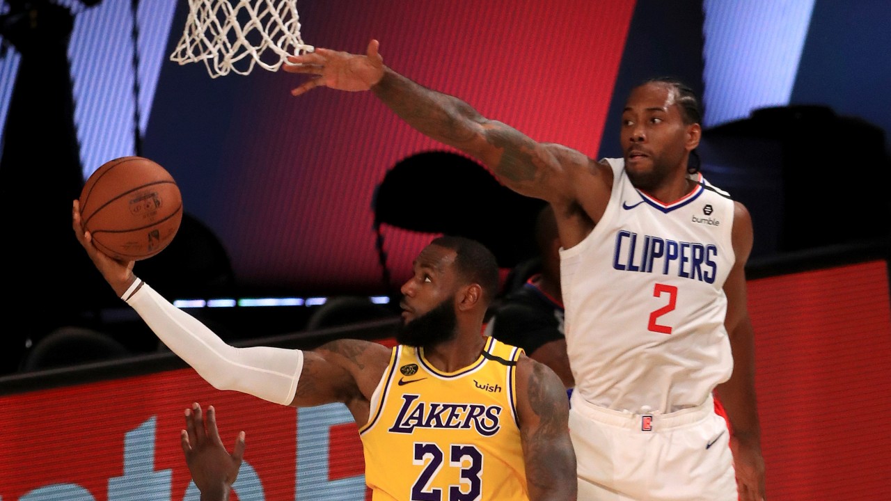 3 takeaways: LeBron James scores 30, Lakers lose to Kings in preseason