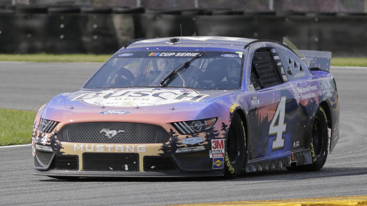 Harvick dominates at Dover for 7th Cup victory of the season