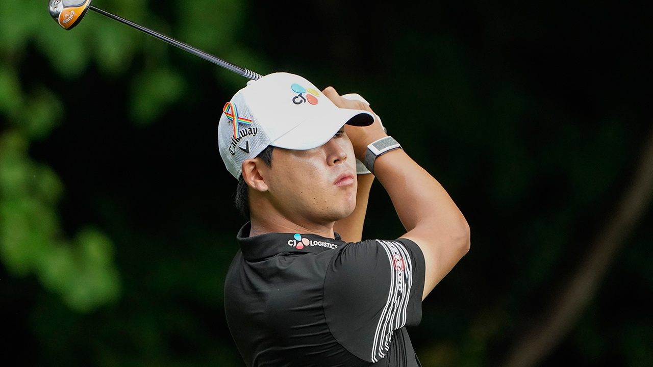 Si Woo Kim, of South Korea, drives on the second hole during the third round of the Wyndham Championship at Sedgefield Country Club on Saturday, Aug. 15, 2020, in Greensboro, N.C. (Chris Carlson/AP)