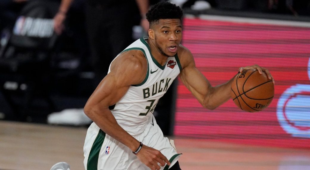 Giannis Antetokounmpo Announces He S Signing Five Year Extension With Bucks