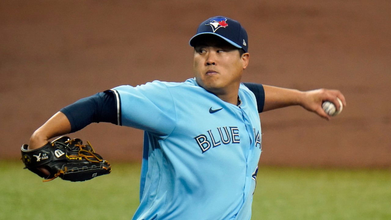 Toronto Blue Jays' Hyun-Jin Ryu pitches to the Tampa Bay Rays during the first inning of Game 2 of an American League wild-card baseball series Wednesday, Sept. 30, 2020, in St. Petersburg, Fla. (Chris O'Meara/AP)