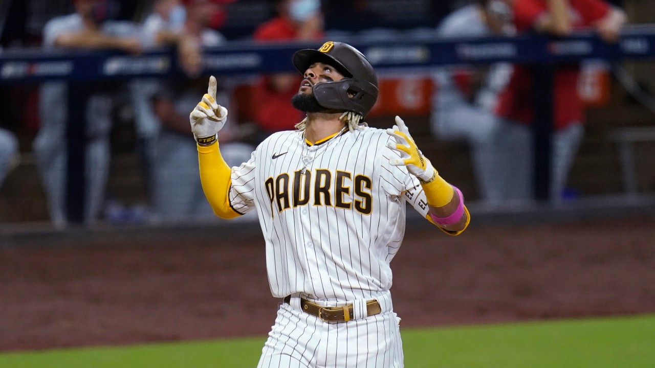 Tatis, Myers homer twice, Padres stay alive with win