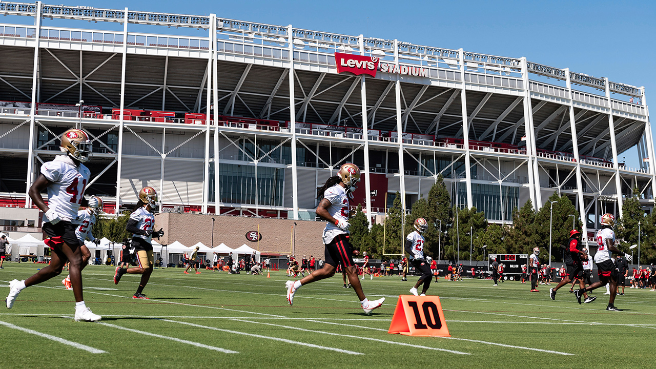 49ers players work out during training camp practice Saturday, Aug. 15, 2020, at the SAP Performance Facility in Santa Clara, Calif. (Xavier Mascarenas/The Sacramento Bee via AP)