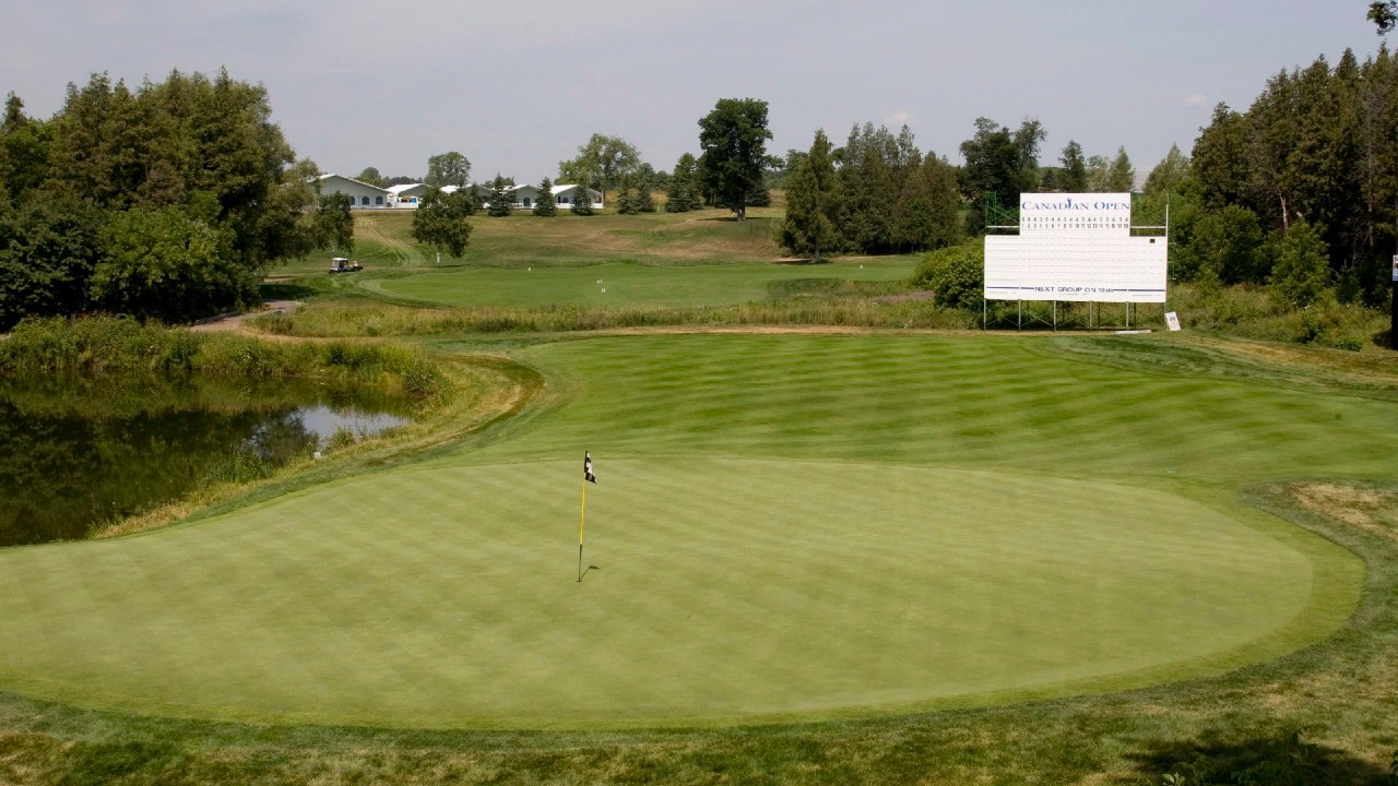 The 18th hole of a golf course is pictured. (Adrian Wyld/CP)