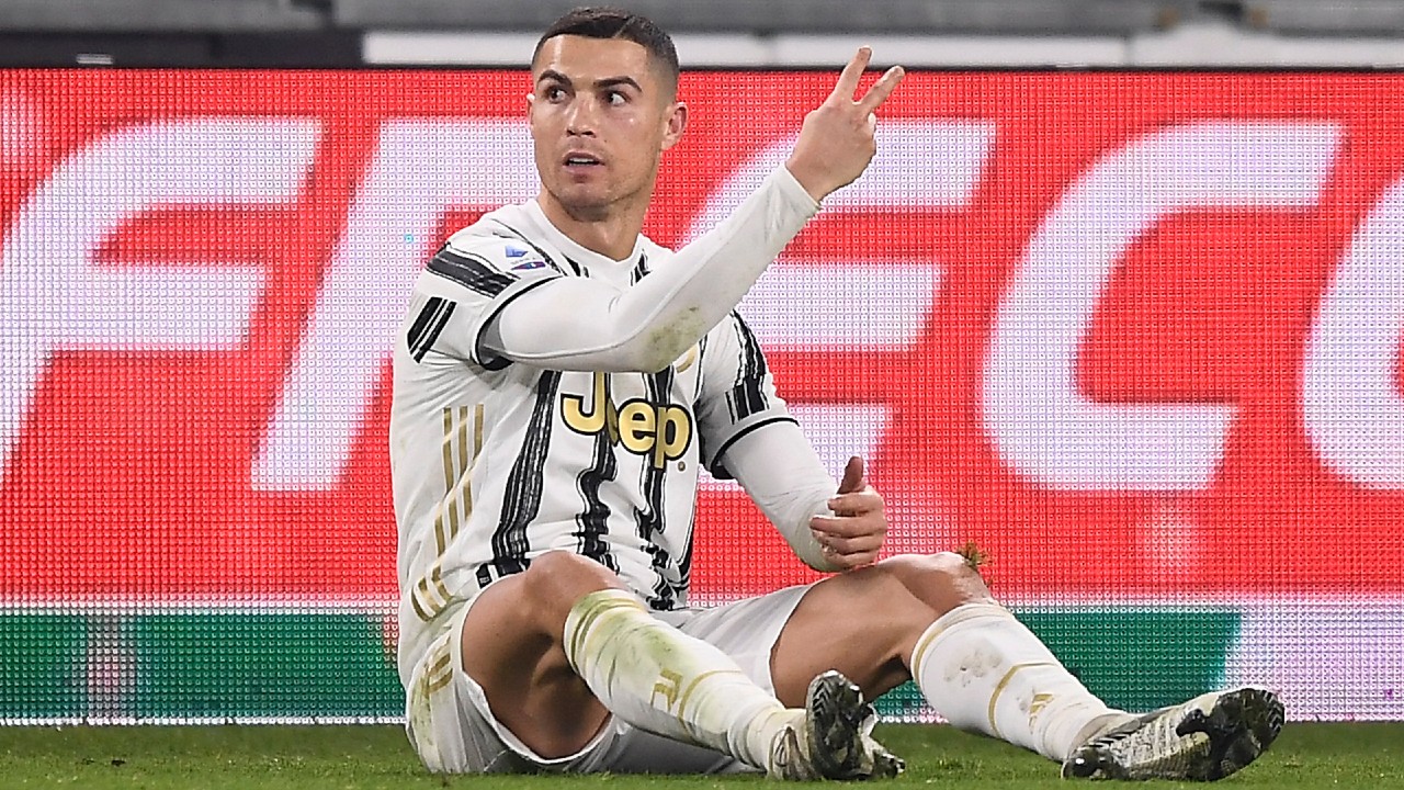 Juventus' Cristiano Ronaldo gestures during a Serie A match between Juventus and Fiorentina. (Fabio Ferrari/LaPresse via AP)