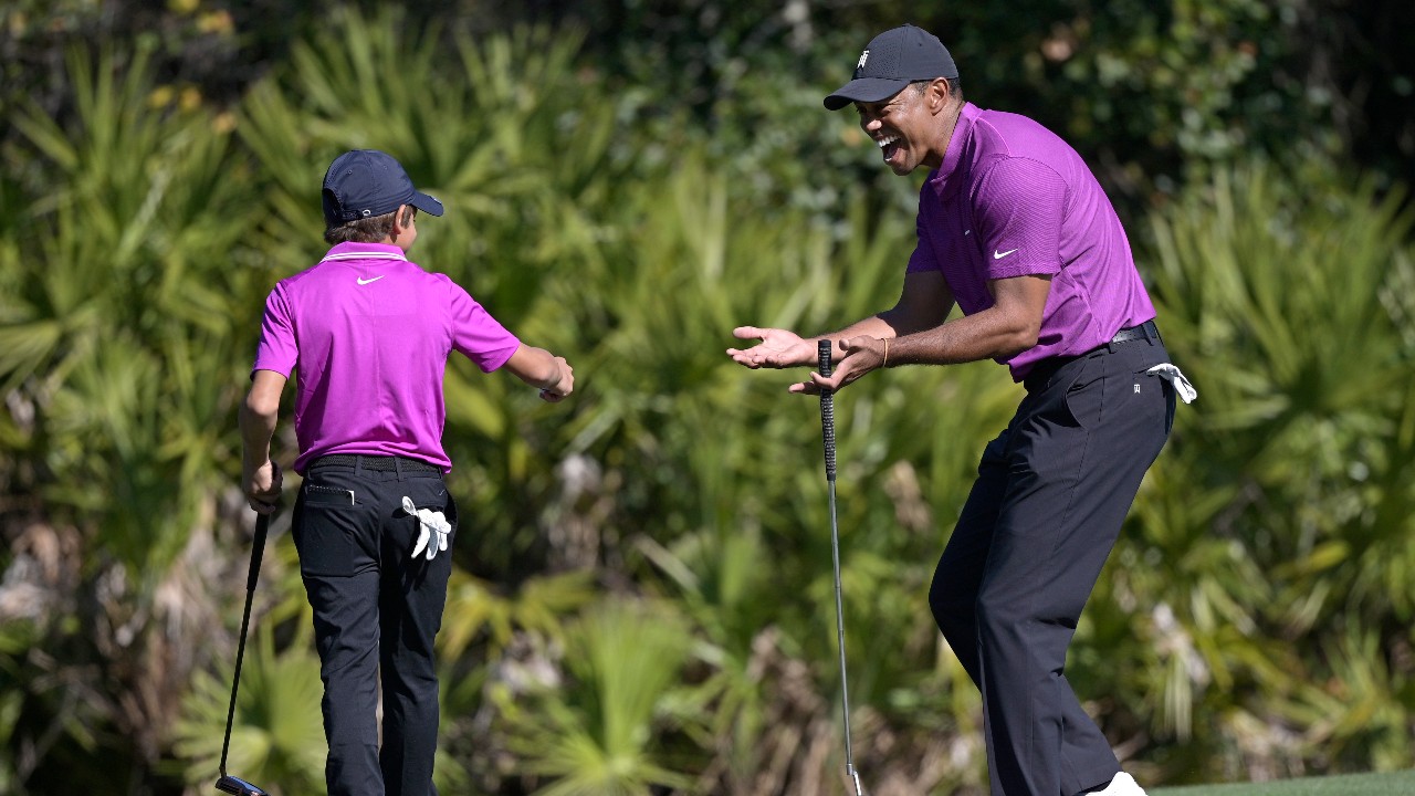 Tiger S Son Charlie Woods Drains Eagle At Pnc Championship