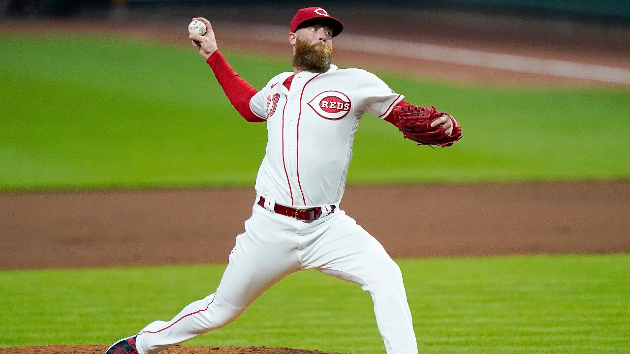 Cincinnati Reds pitcher Archie Bradley throws during the fourth inning of the team's baseball game against the St. Louis Cardinals in Cincinnati, Tuesday, Sept. 1, 2020. (Bryan Woolston / AP)