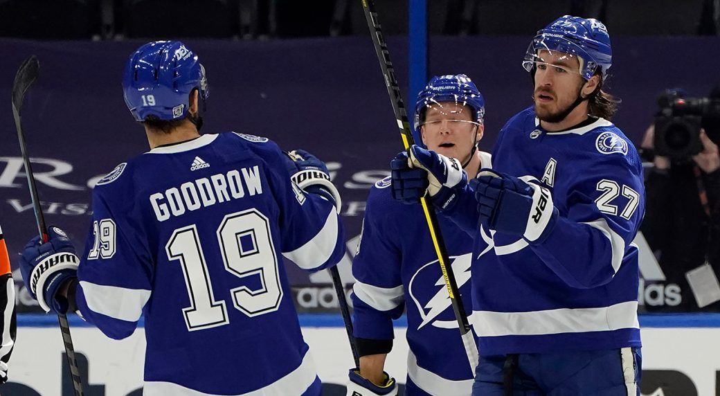 Lightning stay unbeaten at home with win over Red 