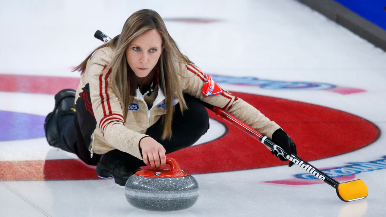 Team Ontario skip Rachel Homan makes a shot against Team Wild Card 1 at the Scotties Tournament of Hearts. (Jeff McIntosh/CP)