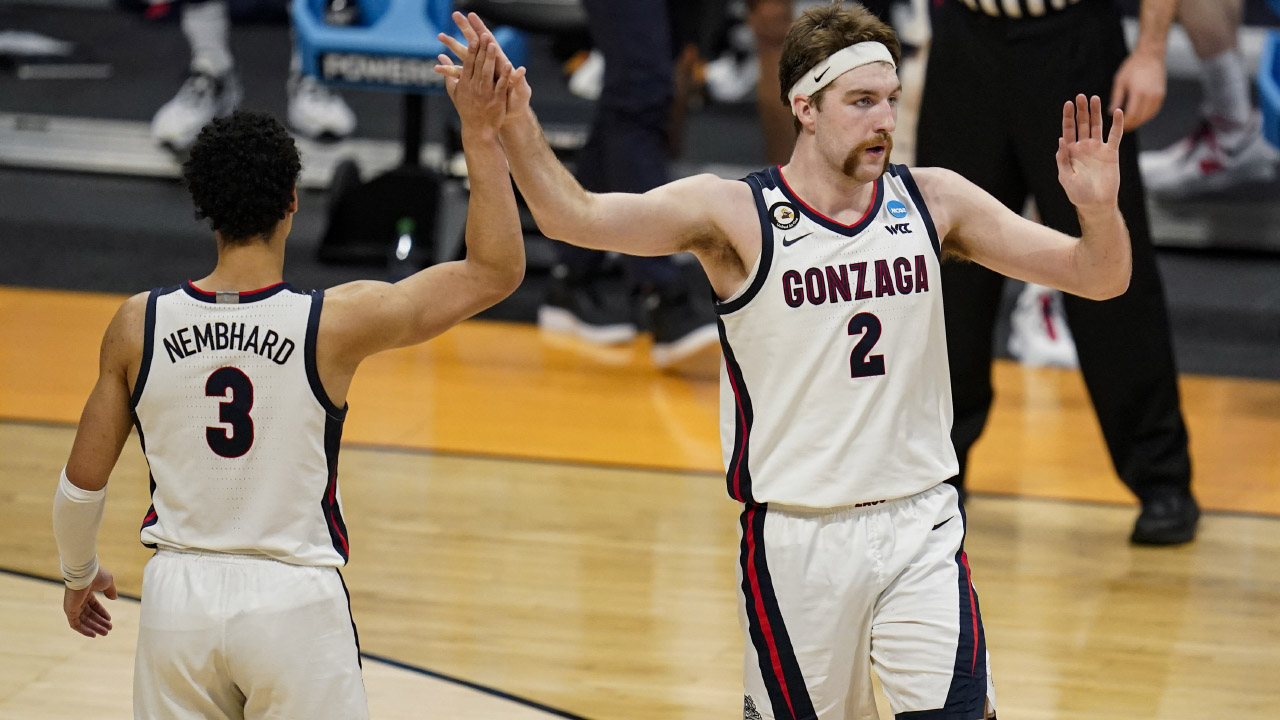 Gonzaga forward Drew Timme (2) celebrates with guard Andrew Nembhard (3). (Michael Conroy/AP)