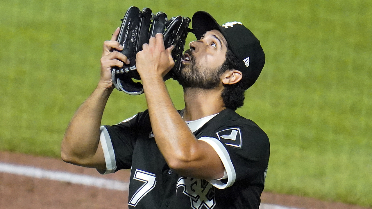 Former Chicago White Sox reliever Gio Gonzalez walks to the dugout after pitching in the seventh inning. (Gene J. Puskar/AP)
