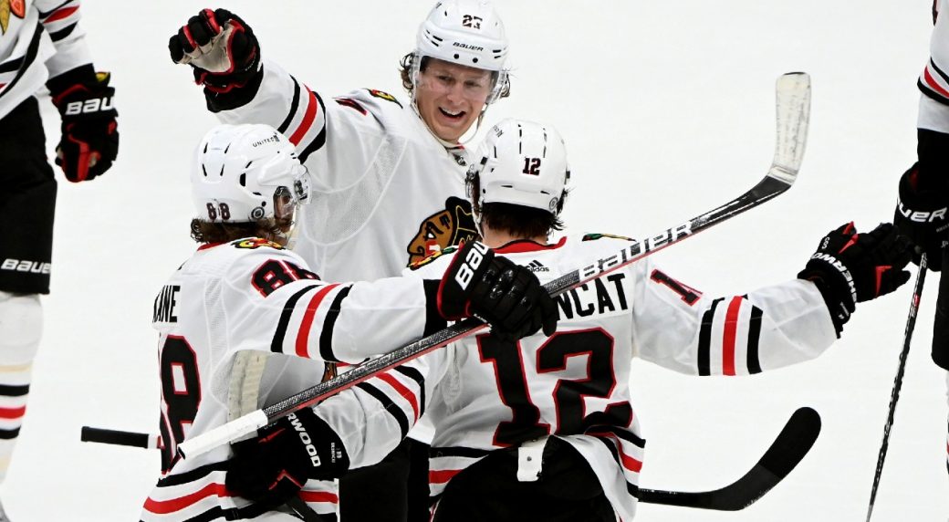 Blackhawks score on four of first eight shots, dou