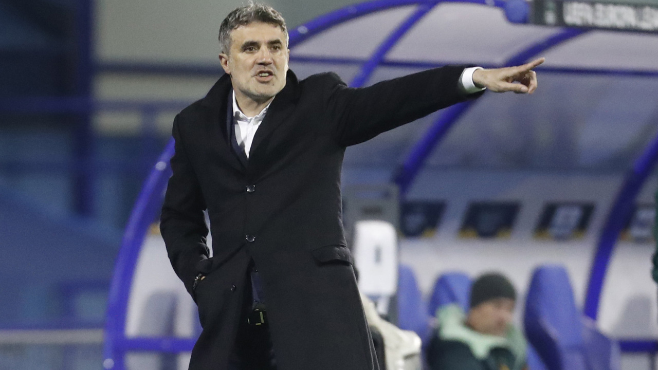Dinamo head coach Zoran Mamic gestures during the Europa League round of 32 second leg soccer match between Dinamo Zagreb and Krasnodar. (Darko Bandic/AP)
