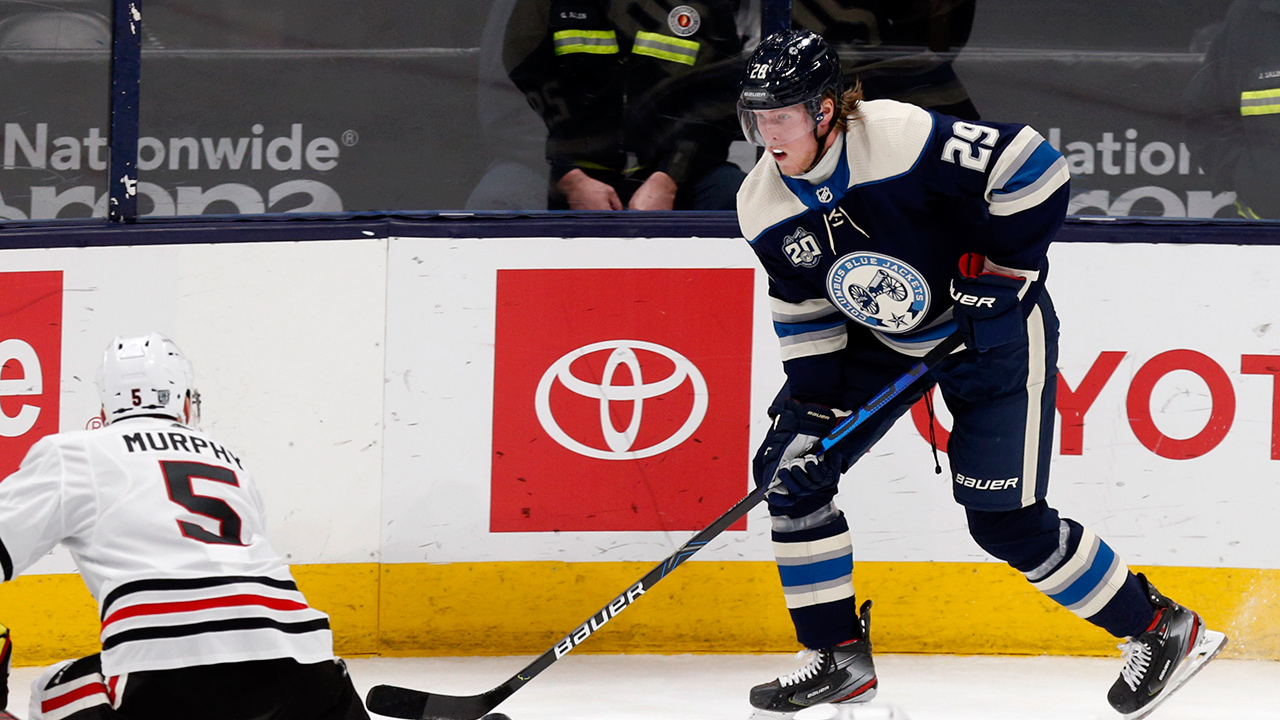 Patrik Laine glued to John Tortorella's bench in Blue Jackets