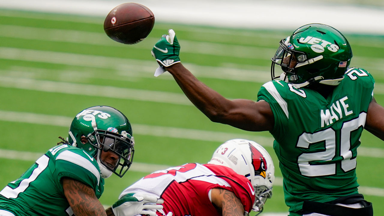 New York Jets free safety Marcus Maye (20) blocks a pass from Arizona Cardinals quarterback Kyler Murray during the first half of an NFL football game. (Seth Wenig/AP)