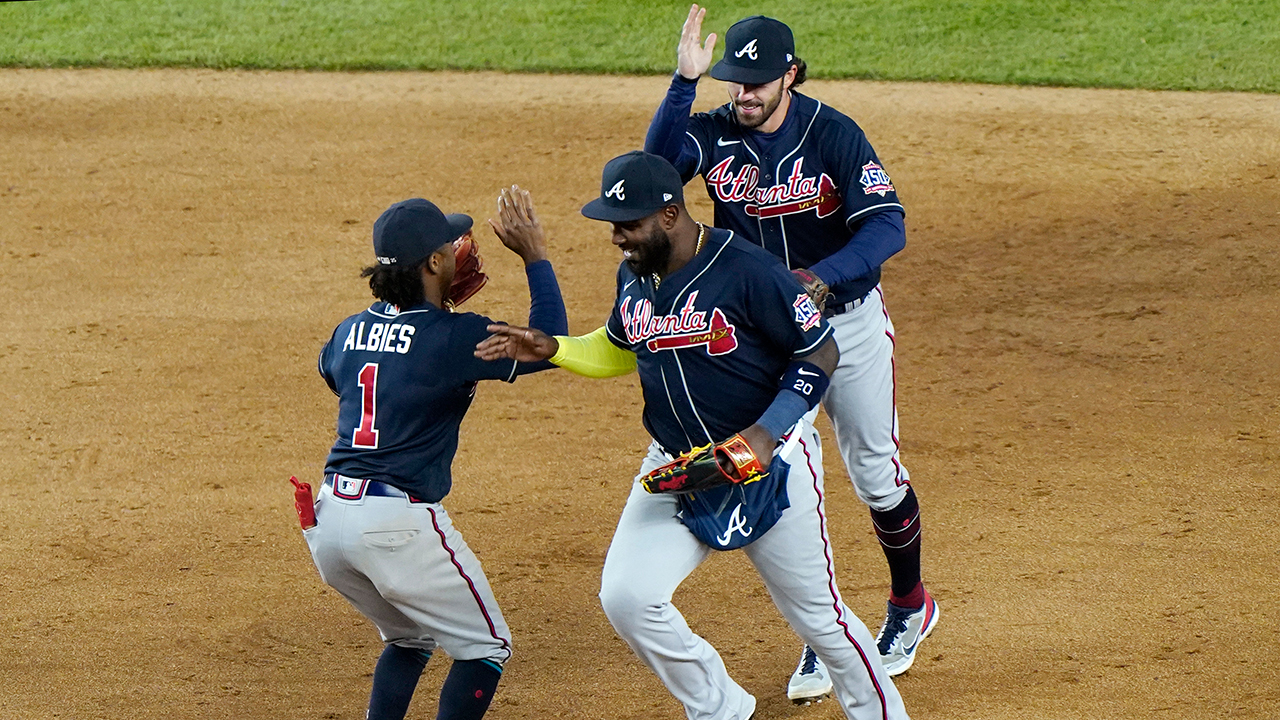 Anderson, Braves slip by slumping Yankees with just 4 hits