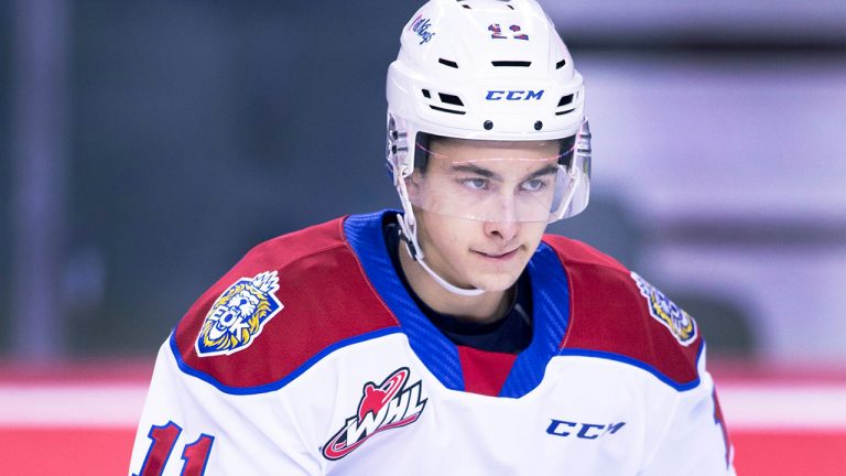 Dylan Guenther during a game against the Calgary Hitmen. (Larry MacDougal/CP)