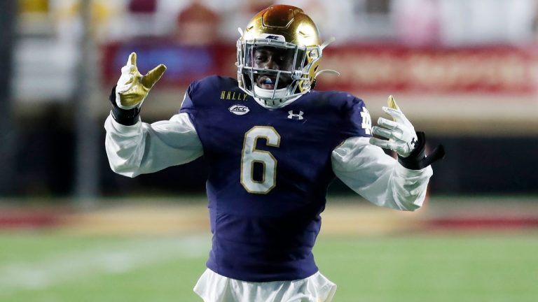 Brown rookie linebacker Jeremiah Owusu-Koramoah playing for Notre Dame. (Michael Dwyer/AP)