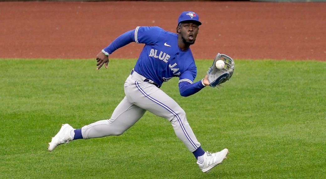 Yankees claim outfielder Jonathan Davis off waivers from Blue Jays