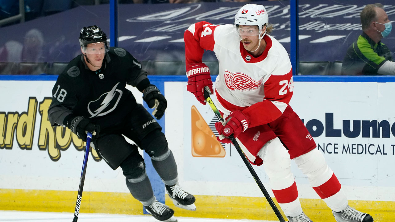 Red Wings trade Jon Merrill to Canadiens for 5th-round pick, Hayden Verbeek