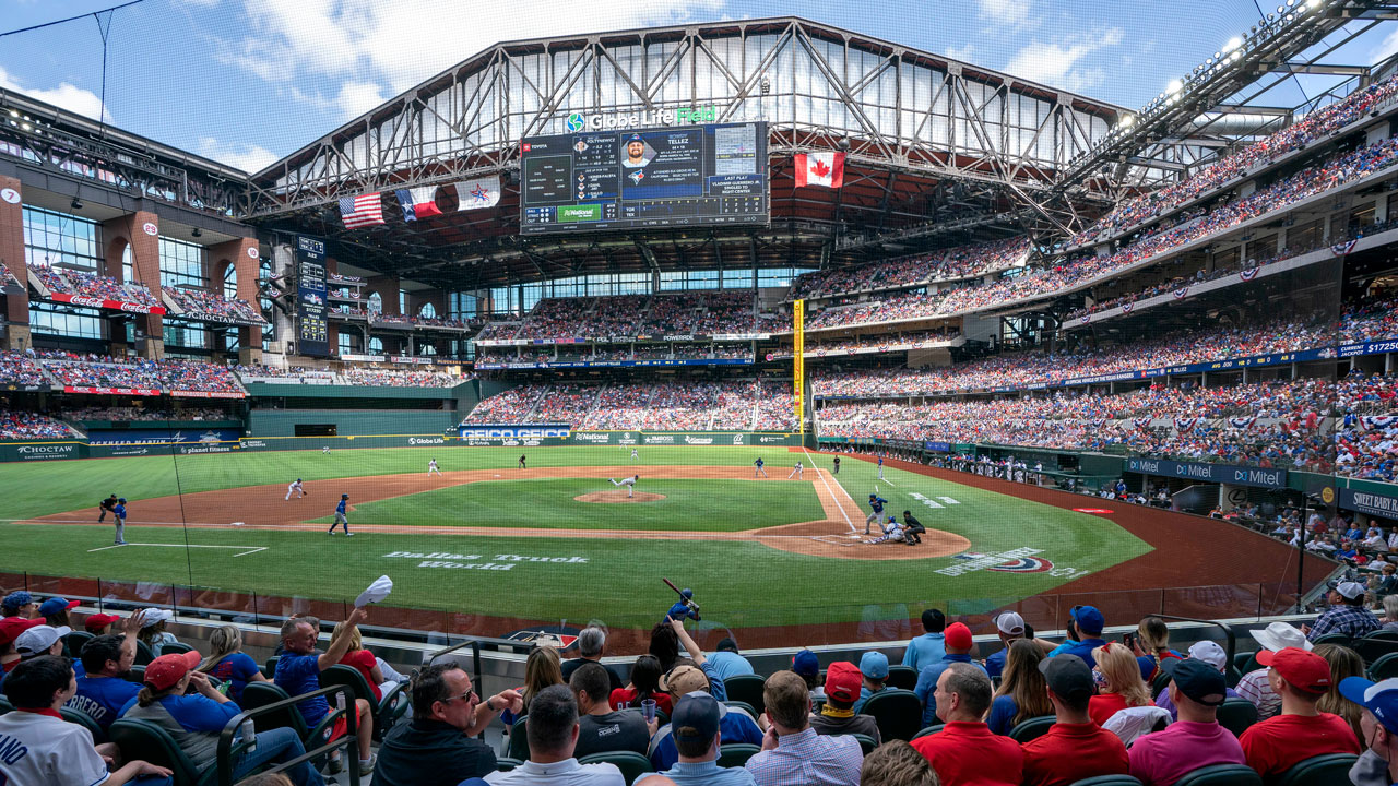 Rangers Vs Blue Jays Has Largest Crowd At U S Sporting Event During Pandemic